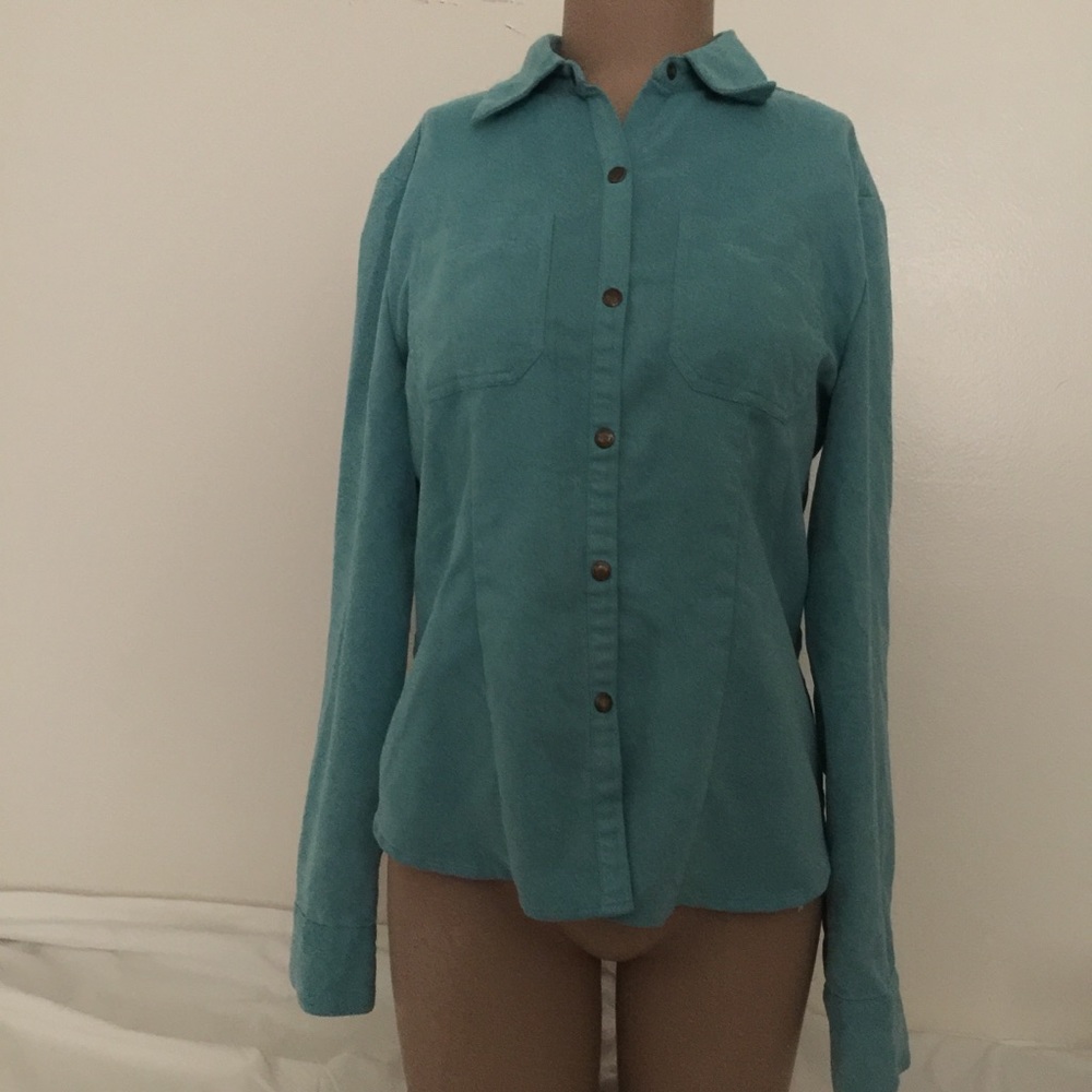 DONATED Jones Wear Sport warm snap front shirt